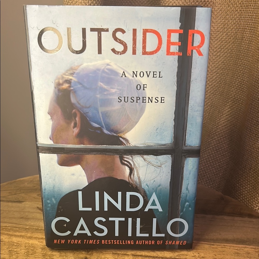 Outsider by Linda Castillo - Suspense Novel